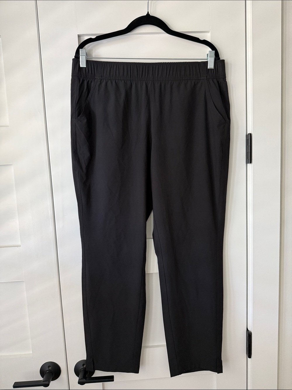 Eddie Bauer Black Women’s Elastic-Waist Joggers